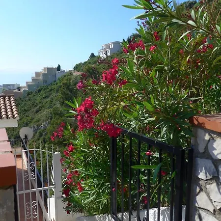 Atalayas: Castle And Sea Views Apartment *