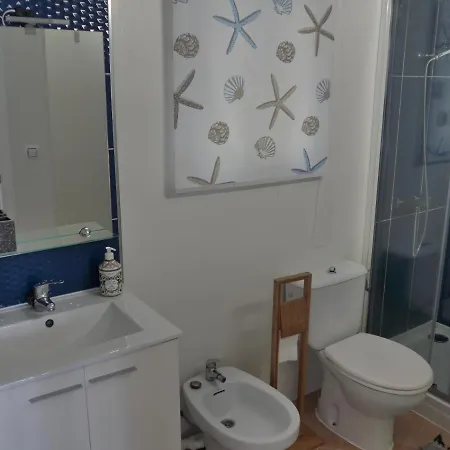 One Bedroom With Shared Bathroom アパート *