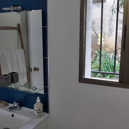 One Bedroom With Shared Bathroom *