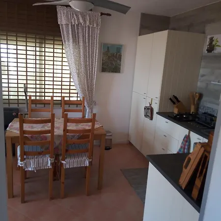 One Bedroom With Shared Bathroom *
